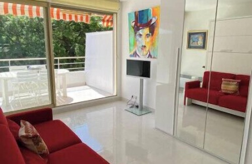Cote d'Azur- French Riviera Apartment | Beautiful Studio with shared pool