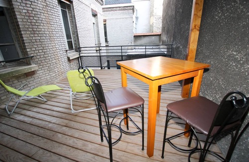 Reims City Centre Apartment | Beautiful terrace in the city center with possibility parking and breakfast