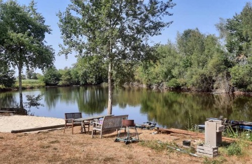 Champsac House | Bed and Breakfast 'Chambre 3 Et 4' with Lake View, Shared Pool and Shared Garden