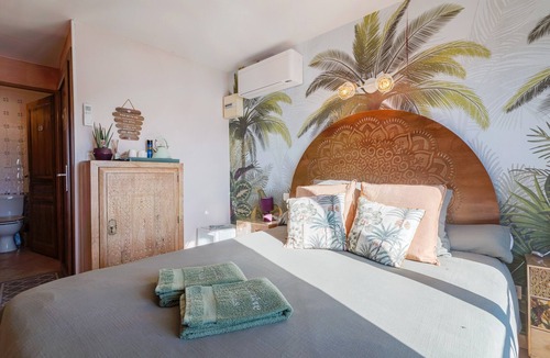 Sainte-Croix-du-Verdon Bed & Breakfast | Bed and Breakfast 'Oasis' with Lake View, Wi-Fi and Air Conditioning