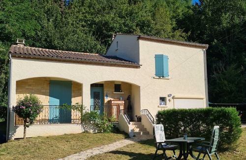 Frayssinet-le-Gelat Bed & Breakfast | Bed & Breakfast/Chambre d'hôtes 'La Perle de Frayssinet-Le-Gélat', France