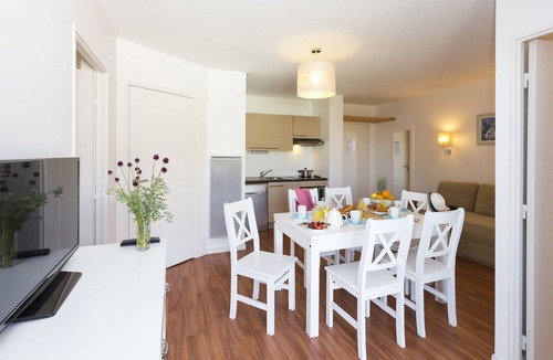 Guidel-Plages Condo | Bel Appart avec Vue Sur La Mer | Accès Piscine