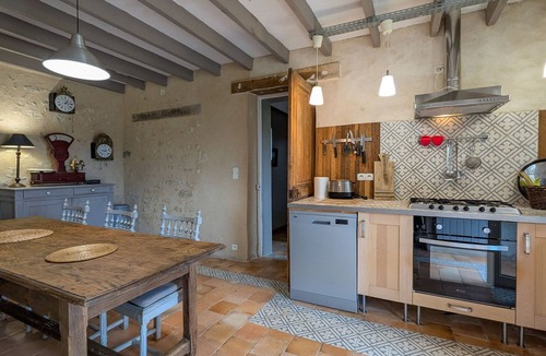 Mezieres-en-Brenne Cottage | Berry cottage in the heart of the Natural Park with garden and parking, 3 rooms, fireplace