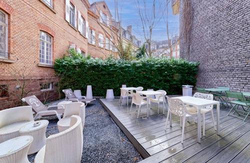 Contades Hotel | Best Value, Quality Stay! Near Museum Œuvre Notre-Dame! Pets are Allowed!