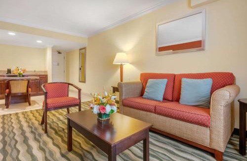 North Palm Beach Hotel | Best Western Plus Palm Beach Gardens Hotel & Suites and Conference Ct