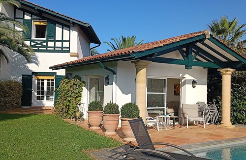 Bassussarry Villa | Biarritz-bassussarry :large Villa on Golf Course,8 to 10 People,10min to Beach