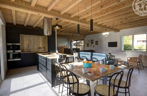 Saint-Just-Saint-Rambert Cottage | Bright house with enclosed garden and fireplace, perfect for families and friends