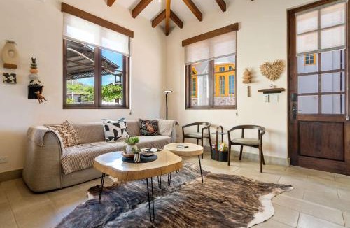 Las Catalinas House | Bright Modern Home with Beach Club Access and Walking Distance to the Beach