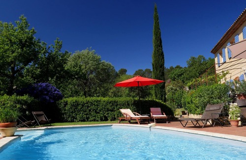 Lorgues Villa | Bright Provencal farmhouse in Lorgues in quiet countryside with swimming pool and large garden