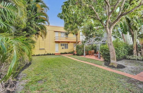 Lake Worth Apartment | Bright Studio | Walk to Downtown Lake Worth