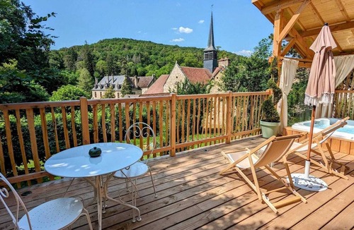 La Bussiere-sur-Ouche Cabin | Cabane du Domaine des Ecus D'or