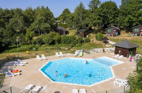 Tauves House | Camping 3 étoiles - Piscine - eeiifc