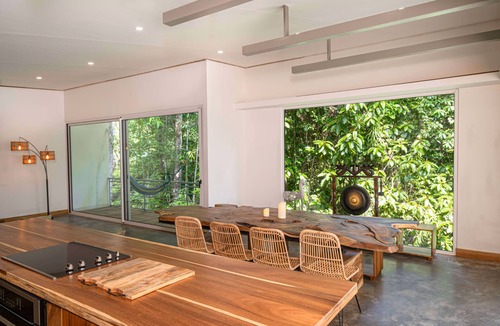 Portalon Villa | Casa Bromelia - Floating Jungle Retreat-pets allowed