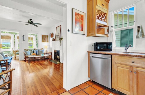 Southside House | Casa Cielo Walk to Intracoastal & Antique Shops