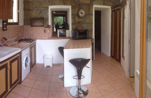 Monacia-d'Aullene Apartment | Casa Jeannot 35m2, 2/3 pers, 60m2 enclosed garden, private parking space