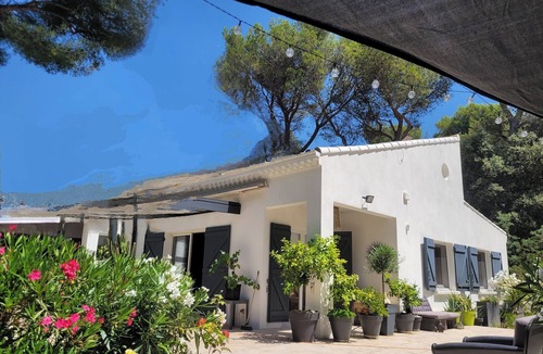 Saint-Menet House | CASSIS 18KM MAS OASIS VERDURE FABULEUX HAVRE PAIX RARE PISCINE JETS DÉCOR ZEN