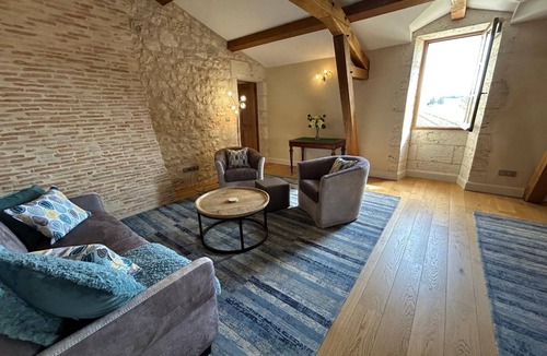 Juillac Other | Castle with 4 bedrooms and WiFi, AC in welcoming Juillac next to Saint Emilion