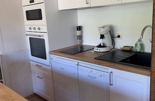 Les Claux Apartment | Central Vars Apt: Sleeps 6, Near Slopes, Spacious Balcony