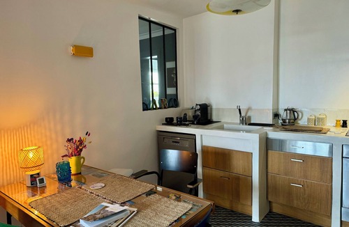 Archives Apartment | CENTRE MARAIS (picasso place des vosges) .A/C, WIFI, ELEVATOR, VUE, BALCONY !