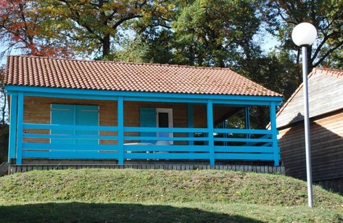 Blavignac Ski Chalet | Chalet '6 Personnes Fougère Semaine' with Mountain View, Shared Pool and Wi-Fi