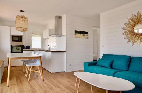 Gruissan Plage Ski Chalet | Chalet Alaric & Jacuzzi Ilot 1 rang1! VUE MER! 4rooms! CLIM 10p 24H24