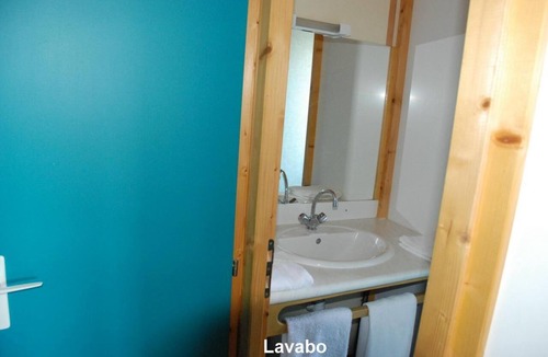 Blavignac Ski Chalet | Chalet "Aster Semaine" with Mountain View, Shared Pool & Wi-Fi