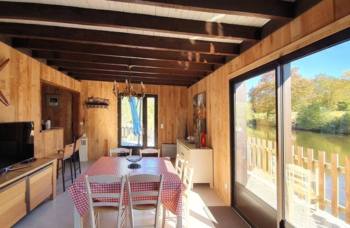 Saint-Estephe Ski Chalet | Chalet avec Terrasse sur Étang de pêche privé à Saint-Estèphe en Périgord