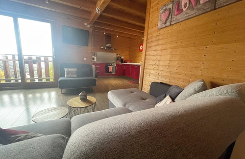 Les Orres Ski Chalet | CHALET Familial 13pers -not overlooked, breathtaking view of the lake-LES ORRES