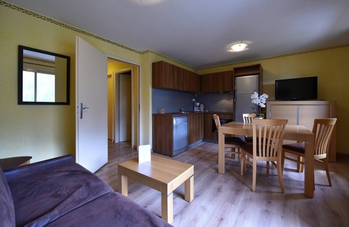 Isola Apartment | Chalet in Isola near Ski Slopes