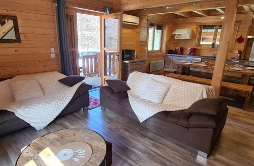 Venosc Ski Chalet | CHALET MELGUEIL "JACUZZI OFFERT" LES 2 ALPES VENOSC VILLAGE 3*/10 pers ski wifi