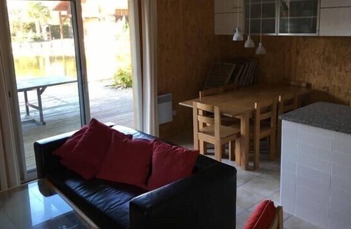 Hourtin Port Ski Chalet | Chalet near the Port overlooking the waterhole