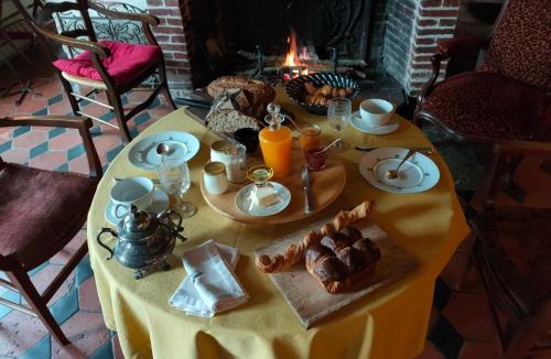 La Genevraie Bed & Breakfast | Chambre d'Hôtes La Ferme du Pré-Martin