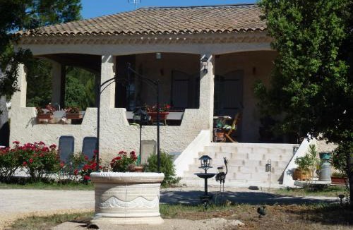 Lambesc Bed & Breakfast | Chambre d'hôtes La Pinede