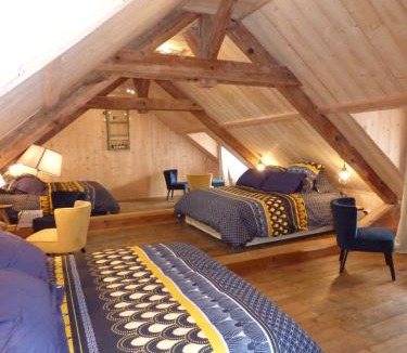 Arette Bed & Breakfast | Chambres d'hôtes Chez Valérie Garage motos et vélos