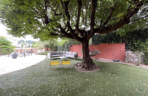Les Camoins Villa | Character villa with large swimming pool at the foot of the Pagnol hills