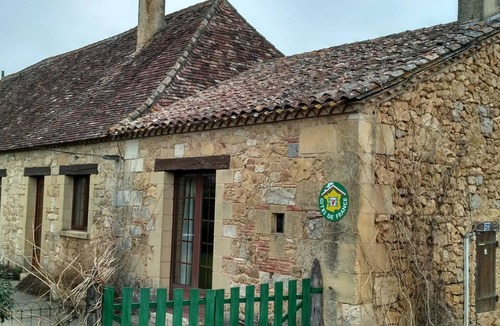 Cause-de-Clerans Cottage | Charming Farmhouse Near Dordogne River, Close to Medieval Villages, WiFi, Garden, Pets Welcome