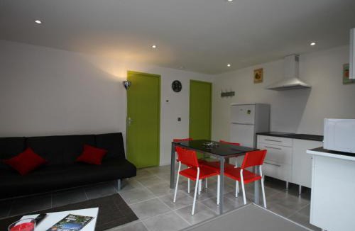 Vincey House | Charmant Gîte Moderne avec Terrasse, Proche Épinal & Nancy, Idéal pour Motards & Randonnées - FR-1-589-262