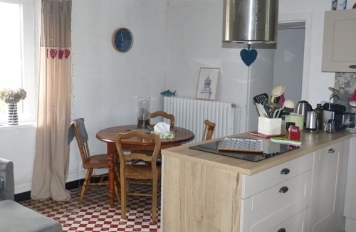 Tredrez-Locquemeau Villa | Charmante Maison Bretonne Près de la mer ; la Villa "laouen"