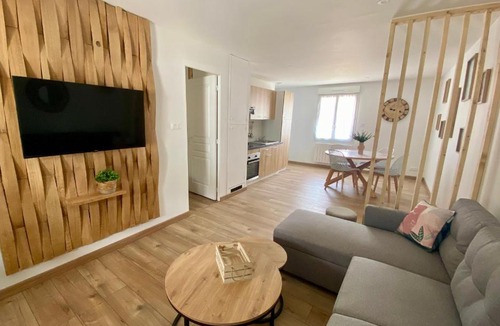 Julienne Apartment | Charmante MAISON Lumineuse, Chaleureuse et confortable