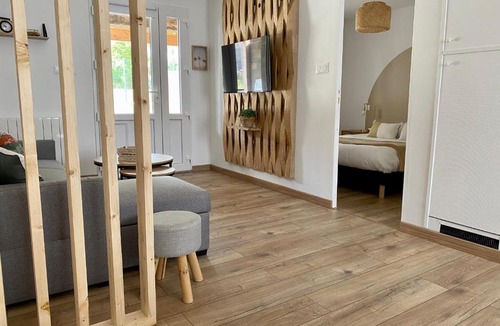 Julienne Apartment | Charmante MAISON Lumineuse, Chaleureuse et confortable