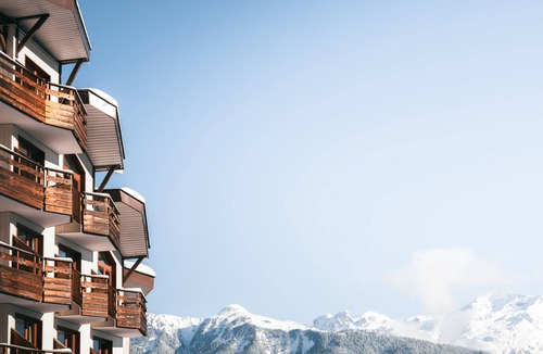 La Perriere Apartment | Charming 1-Bedroom Apartment in La Tania, Ski-In/Ski-Out, Sleeps 4