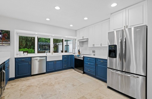 Davie House | Charming 3-bedroom farmhouse in amazing Davie