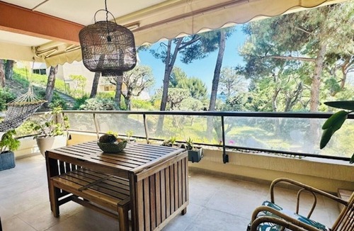 Fabron Apartment | Charming 4-5 rooms in a quiet location-seaviews-Pool-5 min from beaches-Tramway access