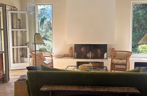 Chateauvert House | Charming and stylish house in Provence with beautiful pool nested in nature.