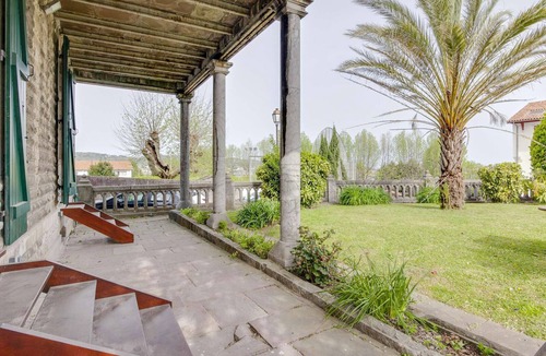 Hendaye Apartment | Charming Apartment with Garden, Terrace, and Garage in Central Hendaye
