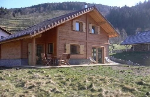 Ventron Ski Chalet | Charming chalet located on the edge of a lake with views of the ski slopes