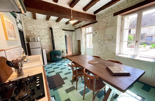Verneuil-le-Chateau Cottage | Charming cottage in Touraine with fireplace