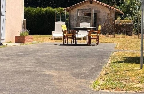 Montravers House | Charming country gite near Puy du Fou