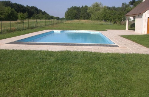 Saint-Georges-sur-Cher Cottage | Charming Renovated Estate with Pool, BBQ, and Vineyards near Loire Castles