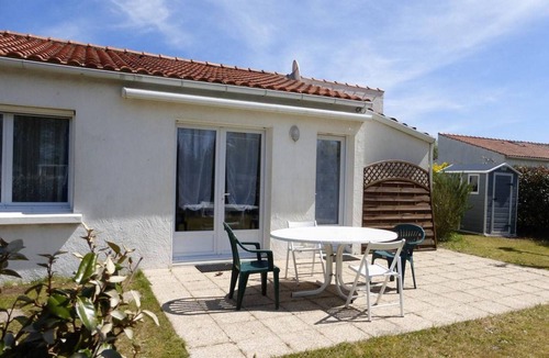 Saint-Hilaire-de-Riez House | Charming 3-room house with mezzanine, terrace & parking, 5km from beaches - sleeps 6